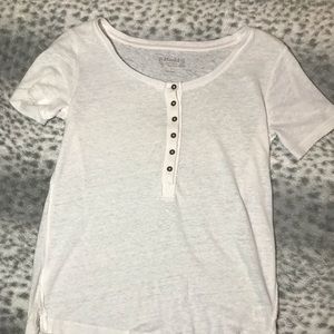 white short sleeve shirt